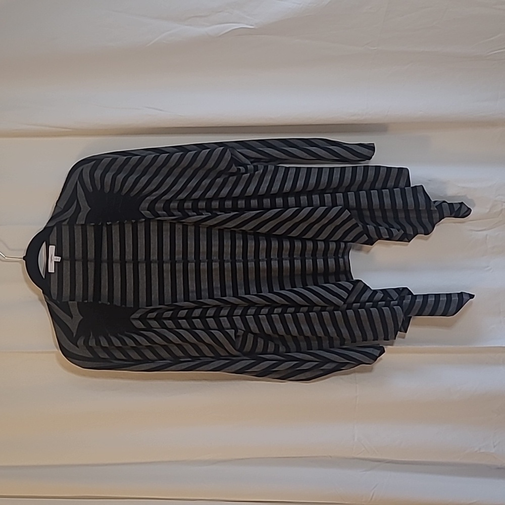 Mystree shrug, large, black & gray striped.